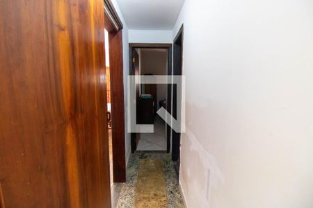 Corredor  de casa de condomínio para alugar com 6 quartos, 240m² em Maravista, Niterói