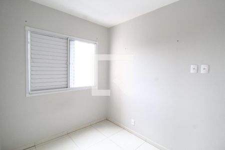 Quarto 1 de apartamento para alugar com 2 quartos, 58m² em Jardim Holanda, Uberlândia