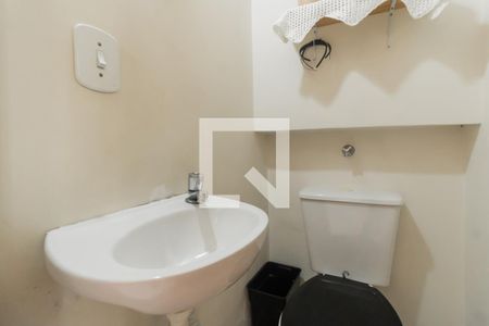 Lavabo de casa de condomínio para alugar com 2 quartos, 60m² em Parque Boturussu, São Paulo