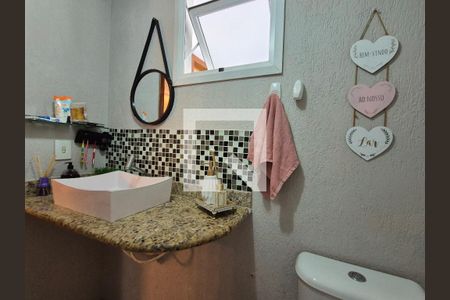 Lavabo de casa de condomínio para alugar com 3 quartos, 110m² em Vargem Pequena, Rio de Janeiro