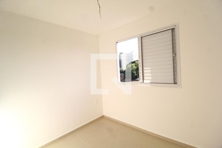 Quarto 1 - Suíte de apartamento para alugar com 2 quartos, 49m² em Jardim Holanda, Uberlândia