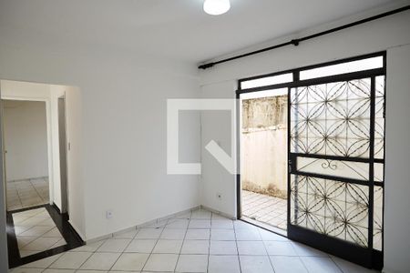 Sala de apartamento para alugar com 2 quartos, 70m² em Esplanada, Belo Horizonte