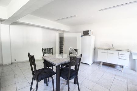 Sala/Cozinha de kitnet/studio para alugar com 1 quarto, 35m² em Centro, Uberlândia