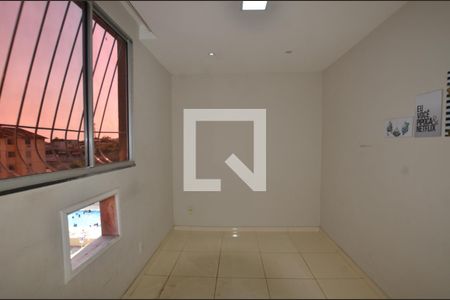 Quarto 1 de apartamento para alugar com 2 quartos, 50m² em Inhoaíba, Rio de Janeiro