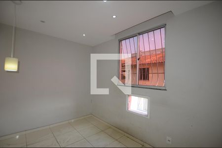 Quarto 1 de apartamento para alugar com 2 quartos, 50m² em Inhoaíba, Rio de Janeiro