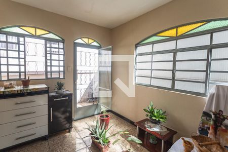Sala de casa à venda com 2 quartos, 199m² em Maria Virgínia, Belo Horizonte