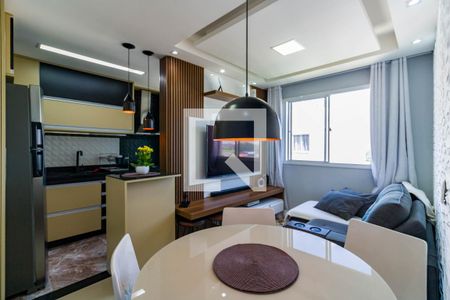 Sala de apartamento para alugar com 2 quartos, 47m² em Jardim Helga, São Paulo