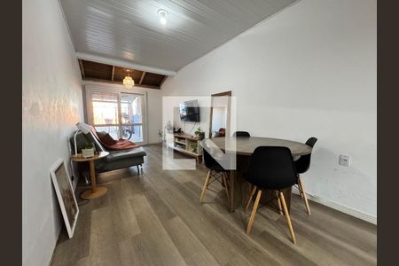 Sala de casa à venda com 2 quartos, 180m² em Santos Dumont, São Leopoldo