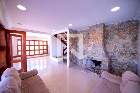 Sala de casa de condomínio para alugar com 4 quartos, 386m² em Morada das Flores (aldeia da Serra), Barueri