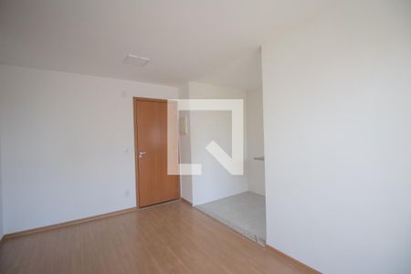 Sala de apartamento para alugar com 2 quartos, 65m² em Colubandê, São Gonçalo