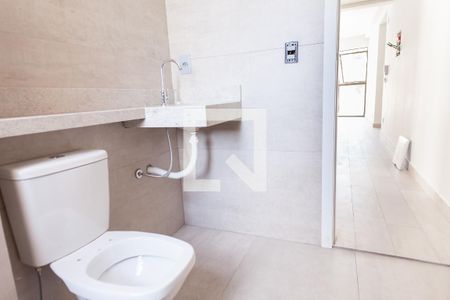 Banheiro Social de apartamento para alugar com 2 quartos, 61m² em Cruzeiro, Belo Horizonte