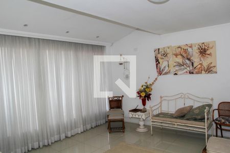 Sala de casa à venda com 4 quartos, 250m² em Jardim Santo Elias, São Paulo