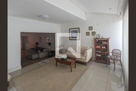 Sala de casa à venda com 4 quartos, 250m² em Jardim Santo Elias, São Paulo