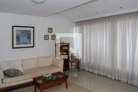 Sala de casa à venda com 4 quartos, 250m² em Jardim Santo Elias, São Paulo