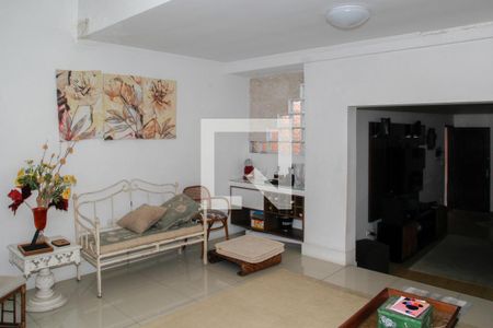 Sala de casa à venda com 4 quartos, 250m² em Jardim Santo Elias, São Paulo