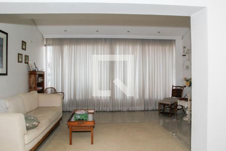 Sala de casa à venda com 4 quartos, 250m² em Jardim Santo Elias, São Paulo