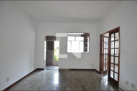 Sala de casa para alugar com 3 quartos, 180m² em Cascadura, Rio de Janeiro