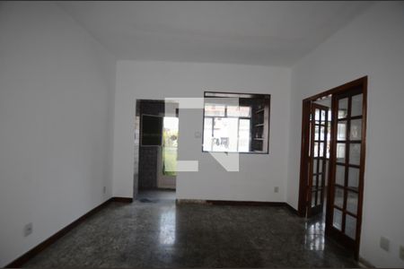 Sala de casa para alugar com 3 quartos, 180m² em Cascadura, Rio de Janeiro