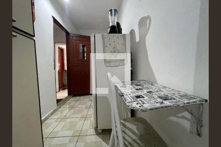 Cozinha de casa para alugar com 1 quarto, 20m² em Vila Dalva, São Paulo