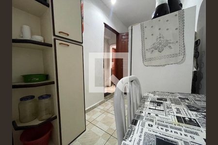 Cozinha de casa para alugar com 1 quarto, 20m² em Vila Dalva, São Paulo