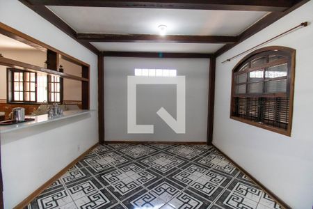 Sala de casa à venda com 5 quartos, 300m² em Engenho do Mato, Niterói