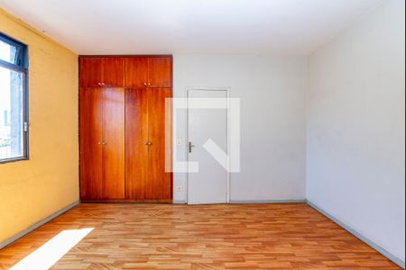 Quarto 1 de apartamento para alugar com 2 quartos, 86m² em Jardim Montanhês, Belo Horizonte