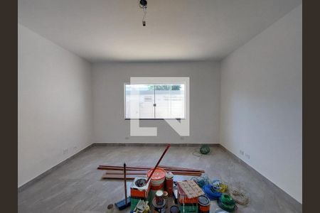 Sala de casa para alugar com 2 quartos, 86m² em Jardim Sabara, São Paulo