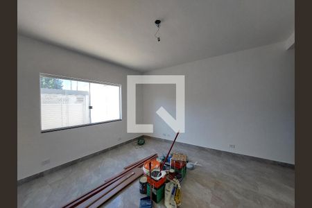 Sala de casa para alugar com 2 quartos, 86m² em Jardim Sabara, São Paulo