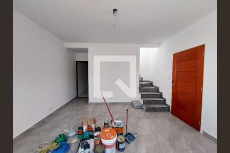 Sala de casa para alugar com 2 quartos, 86m² em Jardim Sabara, São Paulo