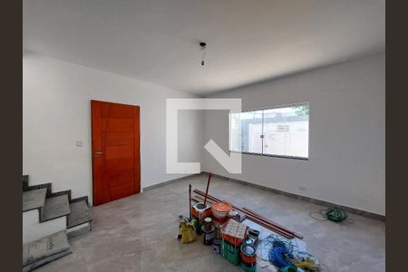 Sala de casa para alugar com 2 quartos, 86m² em Jardim Sabara, São Paulo