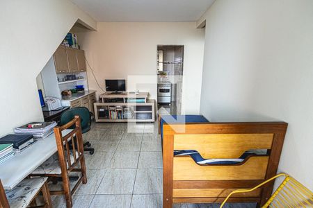 Sala de casa de condomínio à venda com 2 quartos, 52m² em Vila Cloris, Belo Horizonte