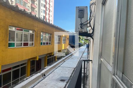 Vista da Sala de apartamento para alugar com 3 quartos, 90m² em Aparecida, Santos