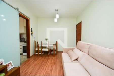 Sala de estar de apartamento para alugar com 3 quartos, 70m² em Santa Efigênia, Belo Horizonte