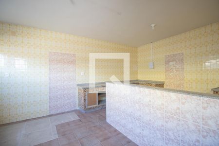 Cozinha de casa para alugar com 1 quarto, 50m² em Mutondo, São Gonçalo