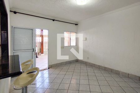 Sala de casa para alugar com 3 quartos, 70m² em Vila Assuncao, Praia Grande