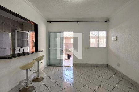 Sala de casa para alugar com 3 quartos, 70m² em Vila Assuncao, Praia Grande