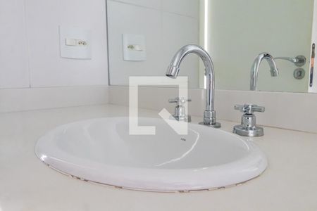 Banheiro de apartamento para alugar com 1 quarto, 40m² em Vila Nilva, Barueri