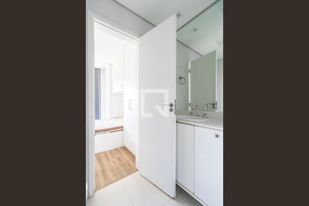 Banheiro de apartamento para alugar com 1 quarto, 40m² em Vila Nilva, Barueri