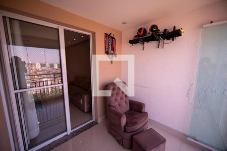 Sacada/Sala de apartamento para alugar com 2 quartos, 85m² em Jardim Tupanci, Barueri