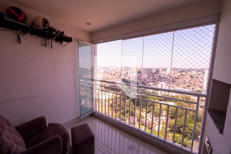 Sacada/Sala de apartamento para alugar com 2 quartos, 85m² em Jardim Tupanci, Barueri