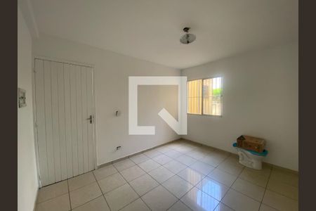 Sala de apartamento para alugar com 2 quartos, 55m² em Jardim Odete, Guarulhos