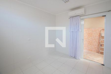 Quarto 2 de casa para alugar com 2 quartos, 58m² em Jardim Monte Azul, São Paulo