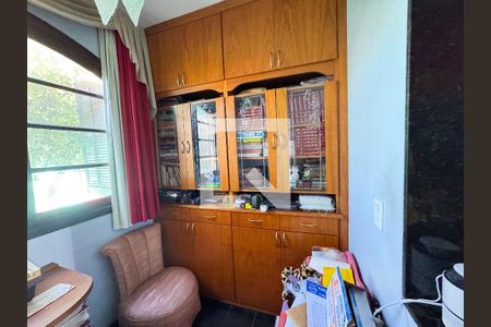 Escritório de casa à venda com 5 quartos, 326m² em Bairro da Glória, Contagem