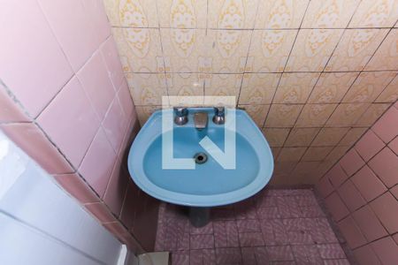 Banheiro de casa para alugar com 1 quarto, 35m² em Vila Invernada, São Paulo