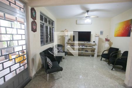 Sala de casa à venda com 4 quartos, 715m² em Taquara, Rio de Janeiro