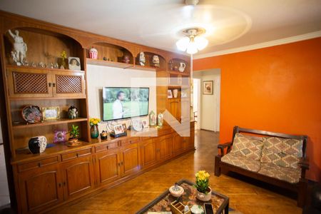 Sala de casa à venda com 3 quartos, 220m² em Conjunto Residencial Santa Terezinha, São Paulo