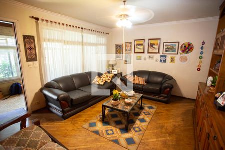 Sala de casa à venda com 3 quartos, 220m² em Conjunto Residencial Santa Terezinha, São Paulo