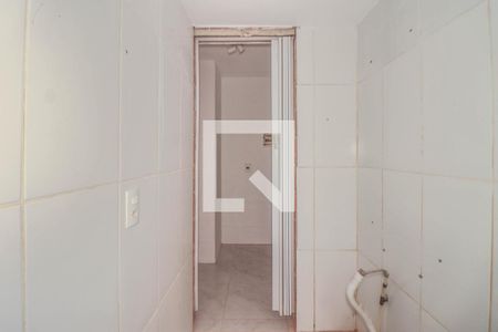 Banheiro de apartamento para alugar com 1 quarto, 37m² em Sarandi, Porto Alegre