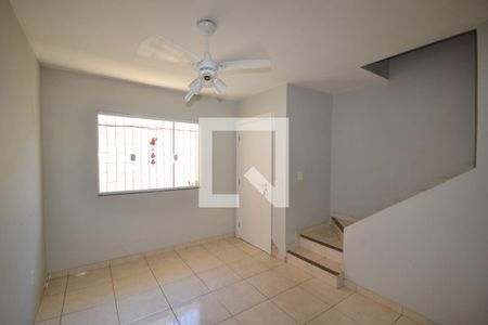 Sala de casa para alugar com 2 quartos, 70m² em Centro, Nova Iguaçu