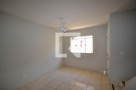 Sala de casa para alugar com 2 quartos, 70m² em Centro, Nova Iguaçu